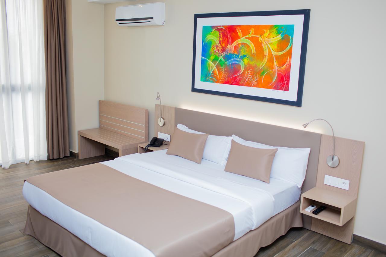 Fly Hotel Libreville Eksteriør billede