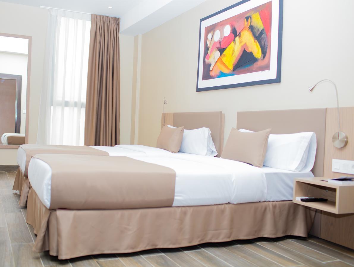 Fly Hotel Libreville Eksteriør billede