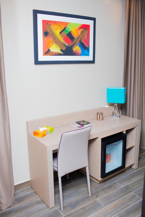 Fly Hotel Libreville Eksteriør billede