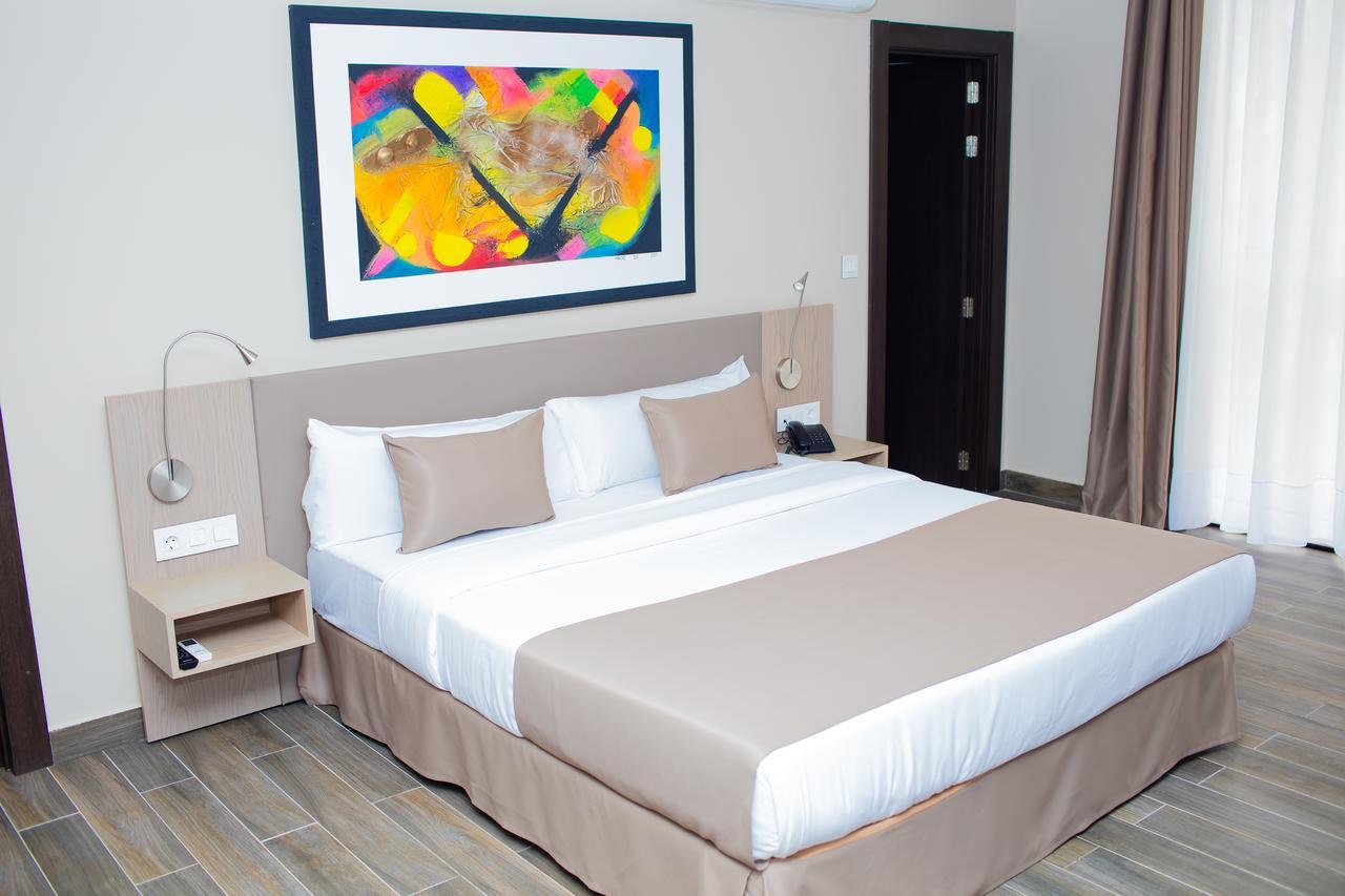 Fly Hotel Libreville Eksteriør billede