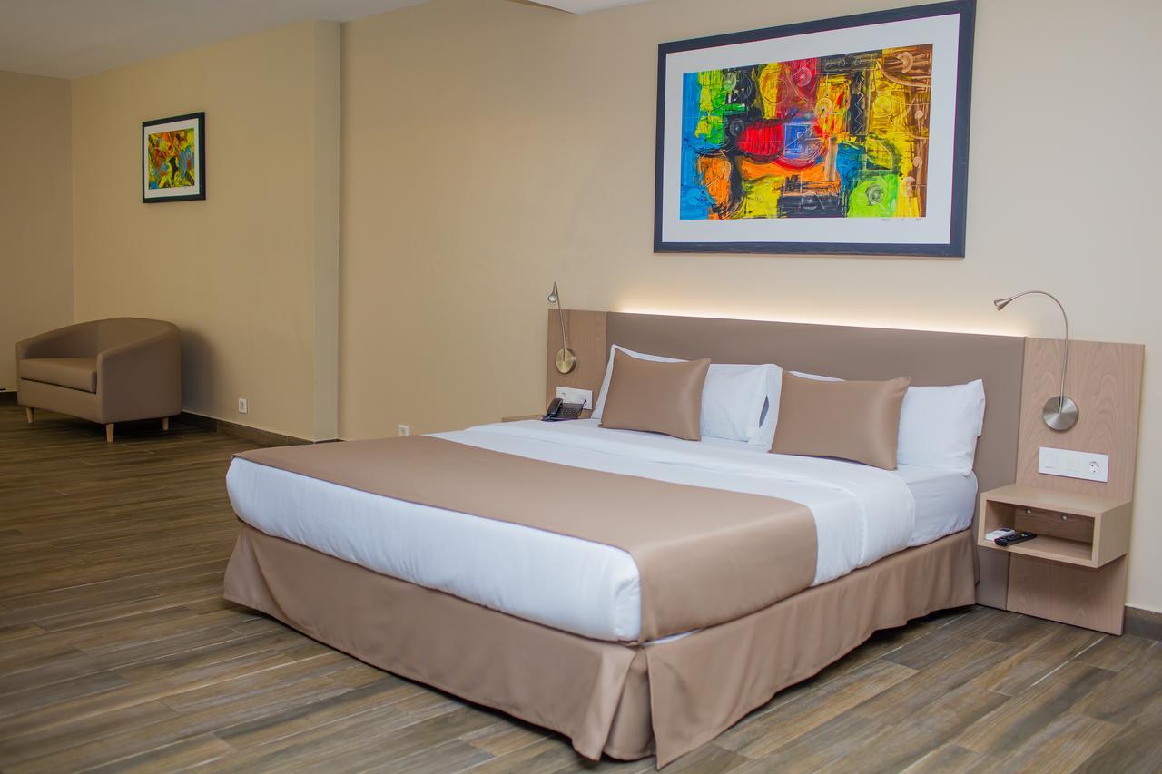 Fly Hotel Libreville Eksteriør billede