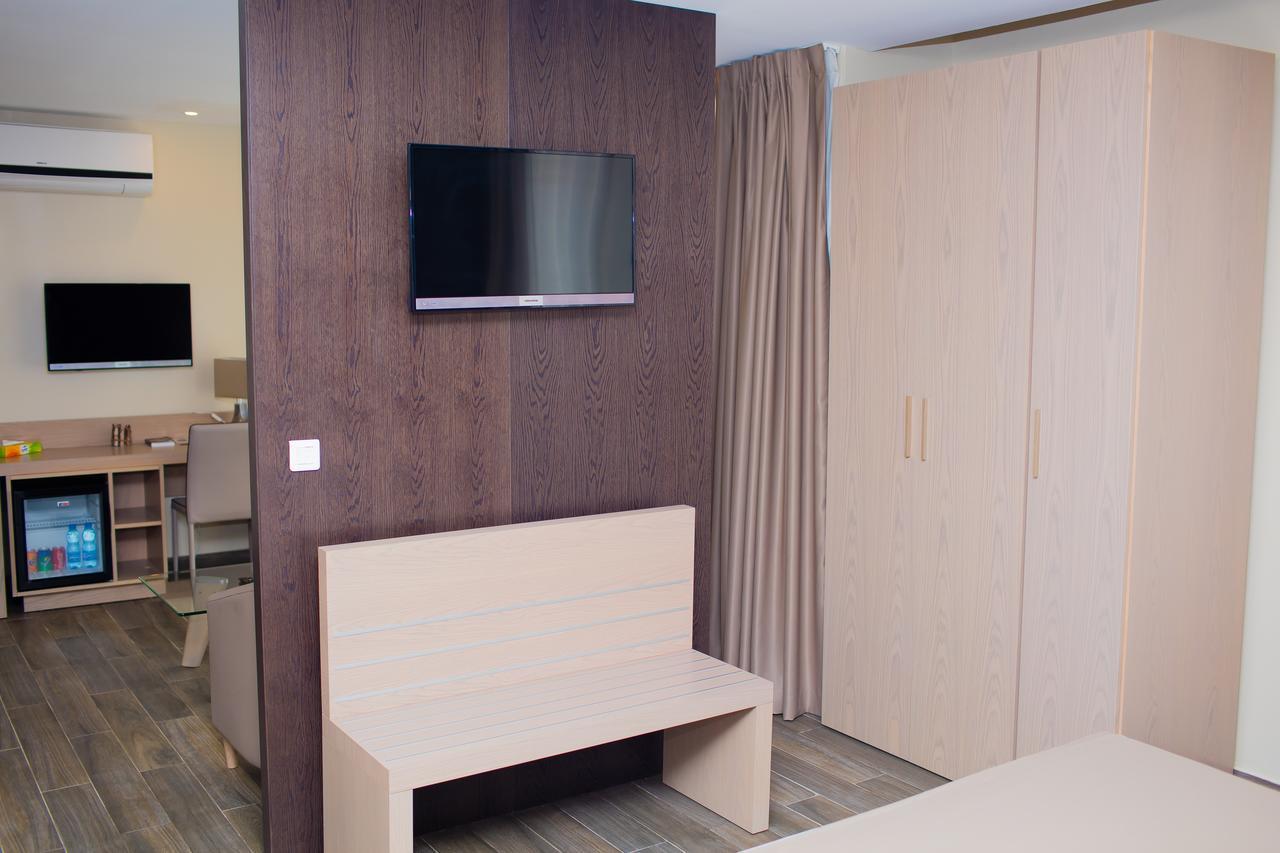 Fly Hotel Libreville Eksteriør billede