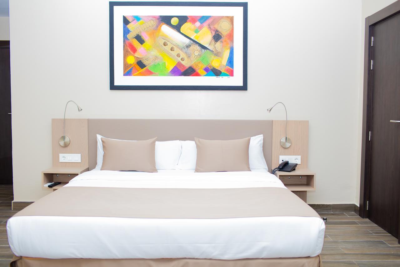 Fly Hotel Libreville Eksteriør billede