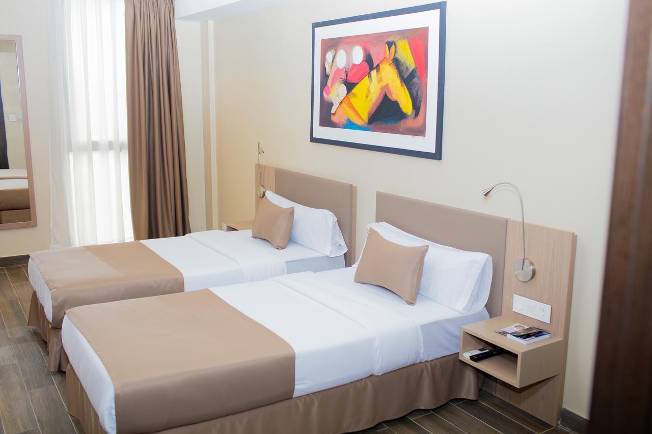 Fly Hotel Libreville Eksteriør billede