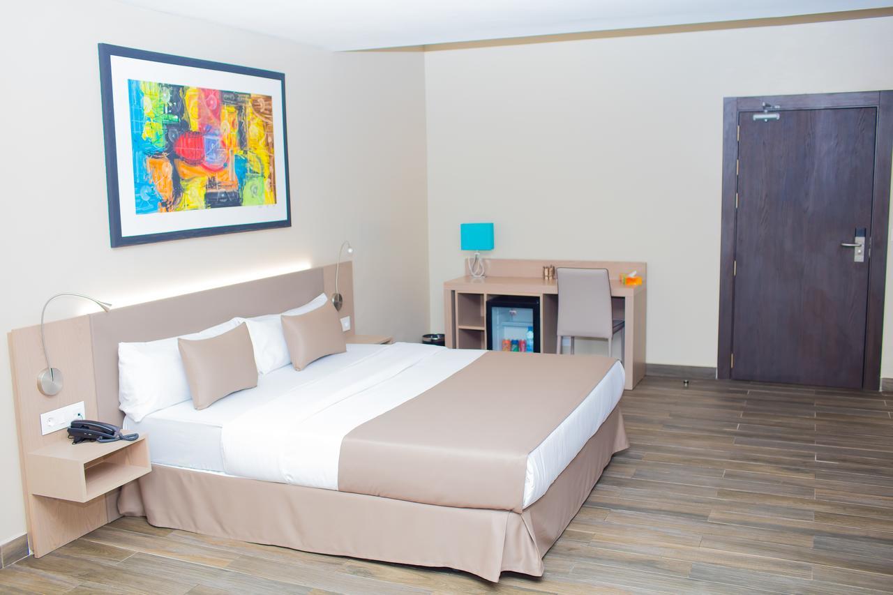 Fly Hotel Libreville Eksteriør billede