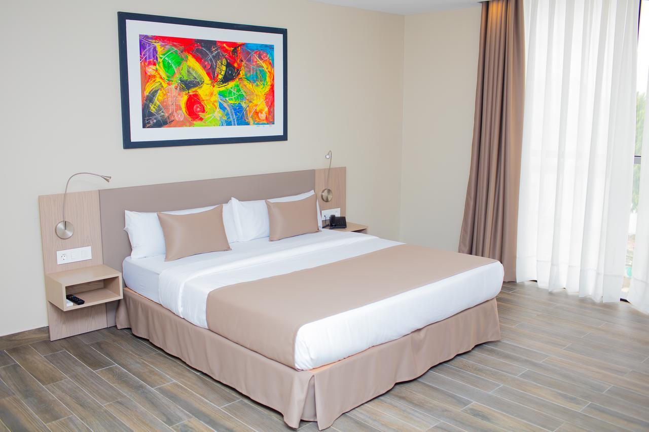 Fly Hotel Libreville Eksteriør billede