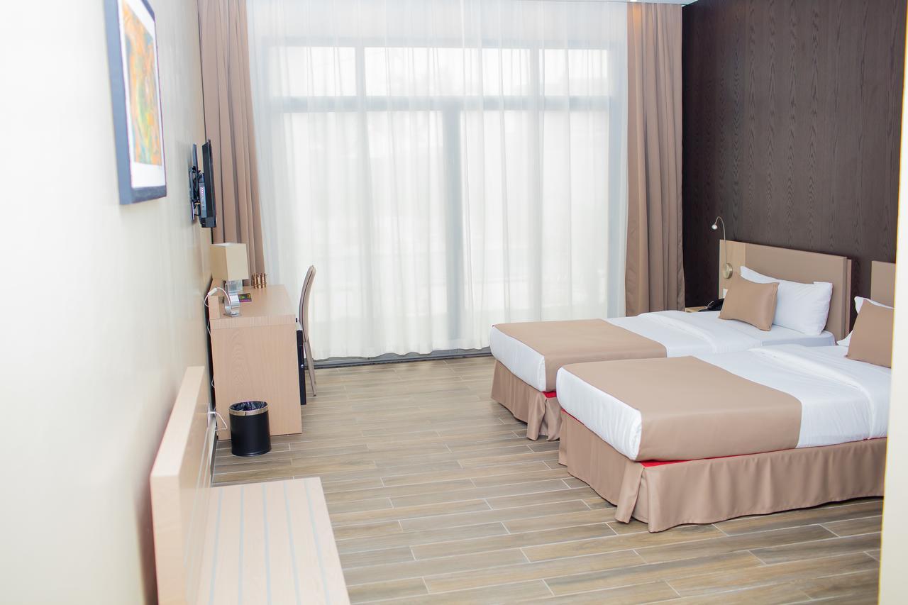 Fly Hotel Libreville Eksteriør billede