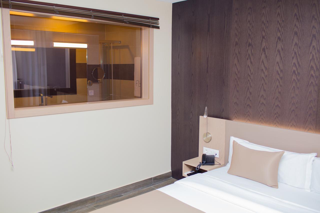 Fly Hotel Libreville Eksteriør billede