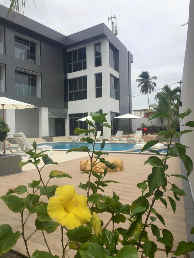 Fly Hotel Libreville Eksteriør billede